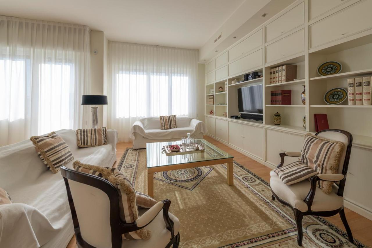 Casa Gramsci Luxury Apartment Пезаро Екстер'єр фото