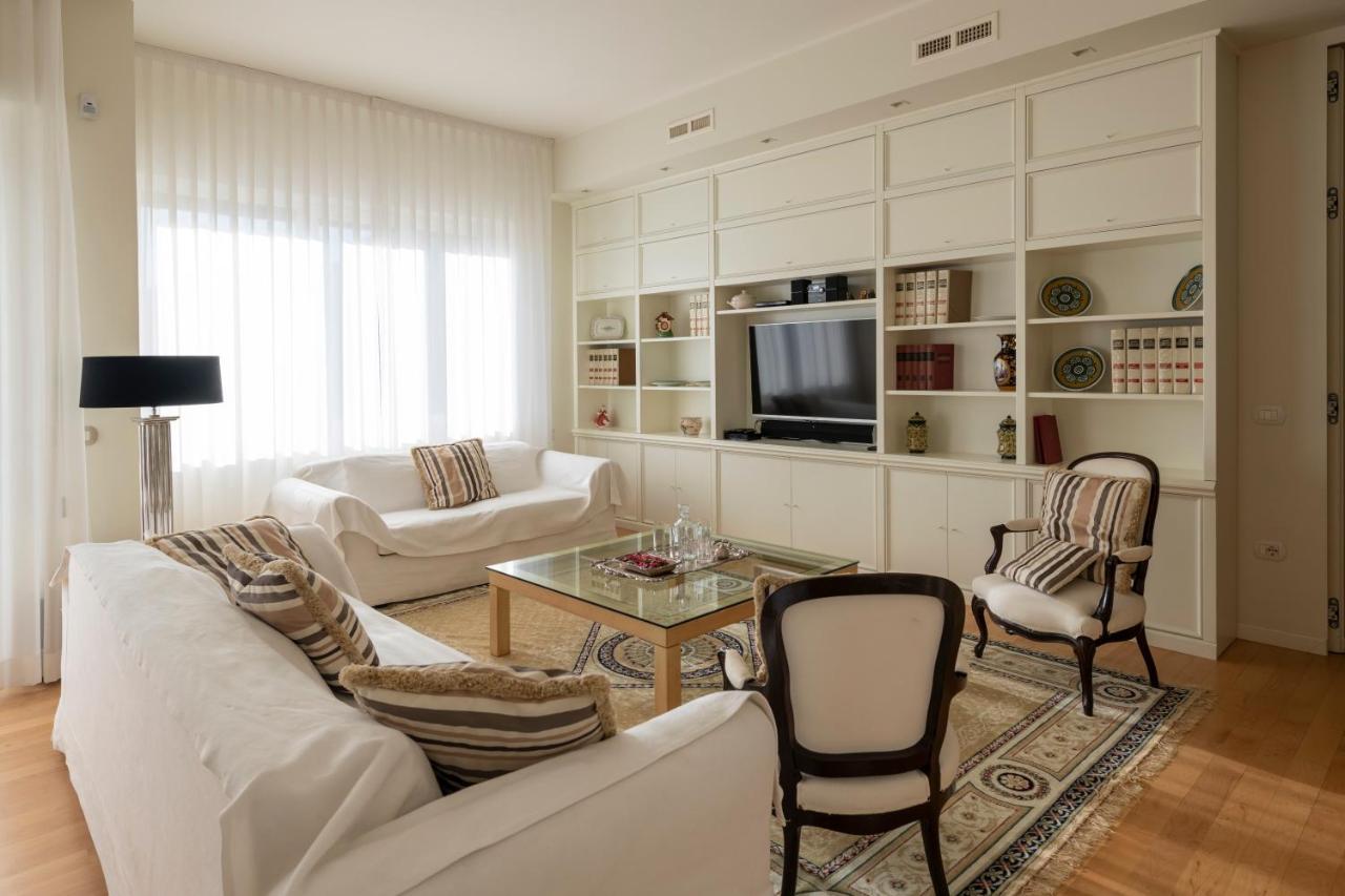Casa Gramsci Luxury Apartment Пезаро Екстер'єр фото